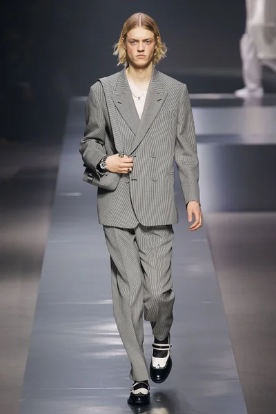 Look 37